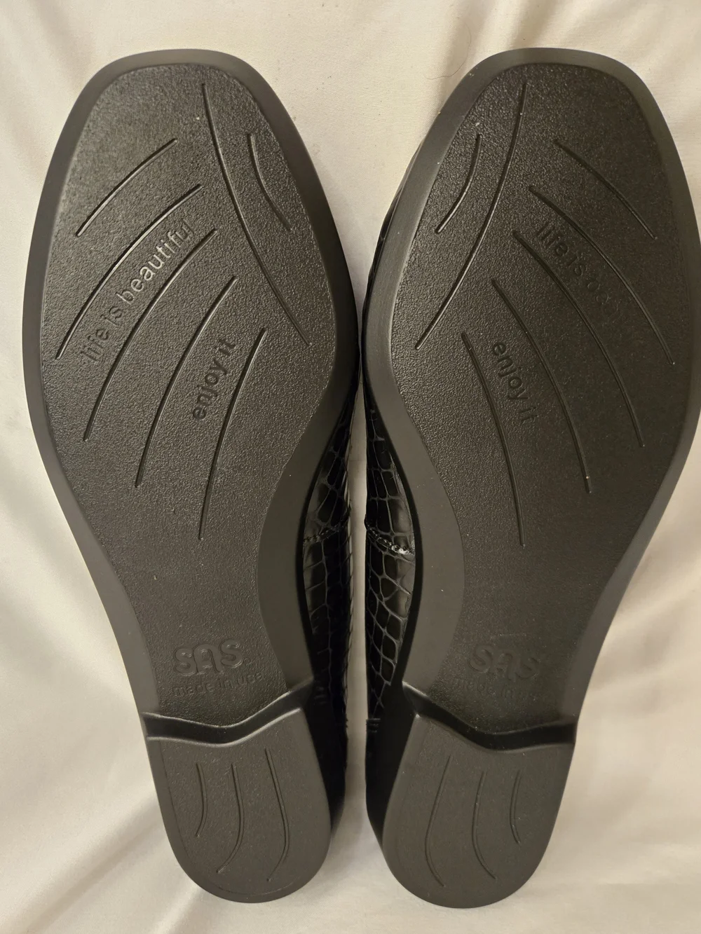 Black Croc-Embossed Leather Loafers - Women 10 WW. USA